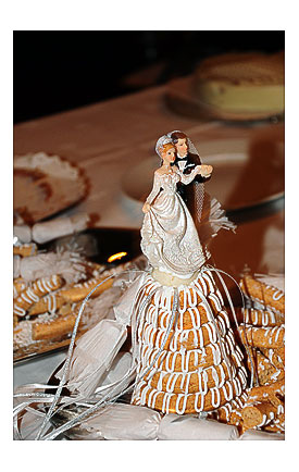 Bride and tutor on the marzipan ring cake