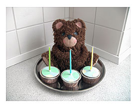 3D Teddy Bear Birhtday Cake With Cupcakes 3D Teddy Bear Ca