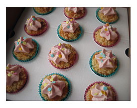 Lots Of Mini Raspberry Cream Cheese Crumb Cupcakes Flickr