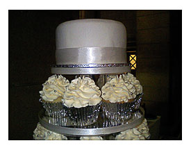 Top solidify of wedding cupcake stand