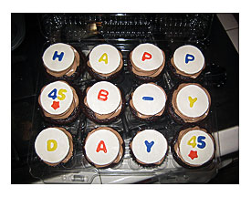 Exultant Birthday cupcake box