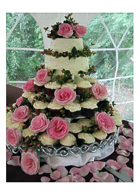 Cupcake Wedding Cakes Are Becoming More Popular Cupcakes Can Be
