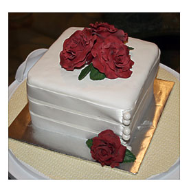 Square Wedding Cake With Roses Is One Of The Best Wedding Cake