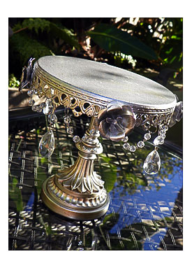 DIY Cake Stand – Gorgeous Centerpiece Made From An Old Chandelier