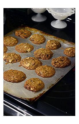 Fruity Oatmeal Cookies Absolutely Dough, Greased Pan, Regular Oven