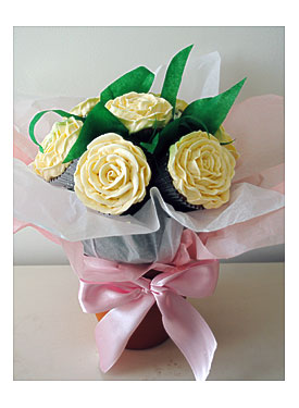 Miss Cupcakes» Blog Archive » White Rose Flower Cupcake Bouquet
