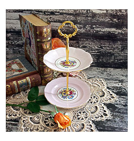 Tier Royal Standard Bone China Cupcake Dessert Or Sandwitch Server