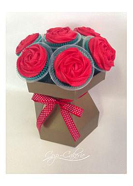 Gold Cupcake Bouquet Kit With Piped Red Roses Wilton 2D Tip Bags