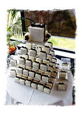 &Matt Wedding Cake, Tiffany Gift Box, Black And White, Square Cupcake