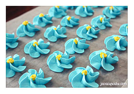 Tutorial Royal Icing Flowers The JavaCupcake Blog