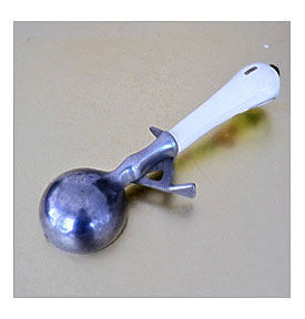 Porcelain Ice Cream Scoop Japan From Rubylane sold On Ruby Lane