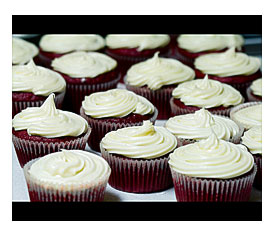 Red velvet cupcakes w cream cheese frosting