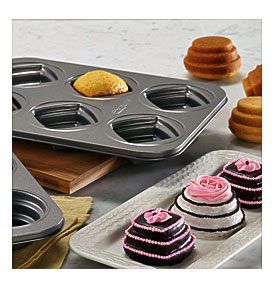 Cake Boss Non stick Baking Tray For Mini Cakes With 6 Molds Shaped