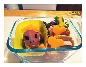 One sesame distribute marzipan bento mouse tooth is visible at this time.