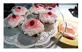 Extra Schmaltz Strawberry Jello O Cupcakes With Vanilla bean Cooked