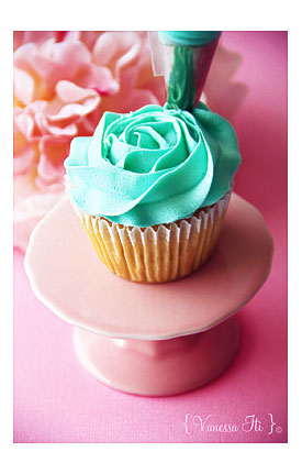 Bella Cupcakes Rose Swirl