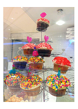 Cupcakes with Sprinkles in Sugar!