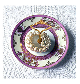 year_jewelry_stand_ring_holder_pink_purple_gold_saucer_dish