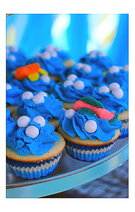Cupcakes With Sixlet Bubbles On Top And Some Mini Fondant Fish