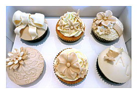 Vanilla Lily Cake Design Wedding Cupcakes