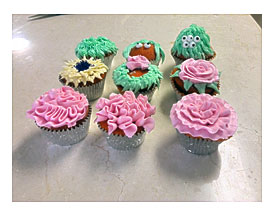 More Ways To Decorate Cupcakes Wilton 104, 352, 233 Tips YouTube